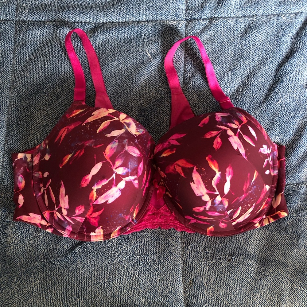 Torrid bra size 42D, like new condition.